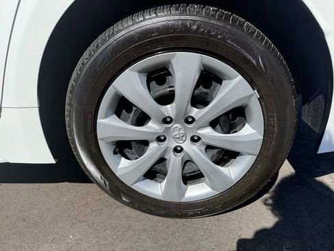 Used 2025 Toyota Corolla LE image 7