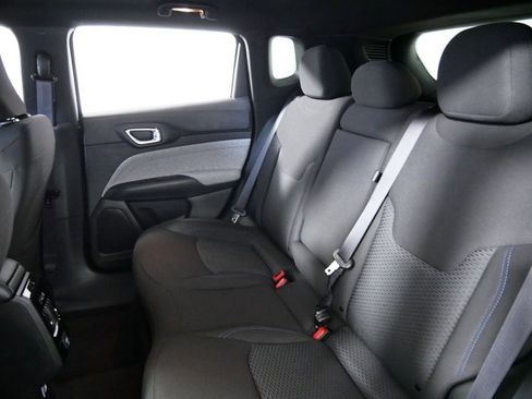 Used 2024 Jeep Compass Sport image 26