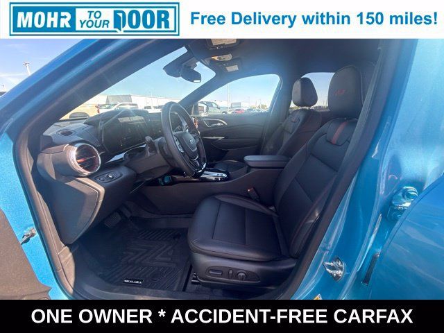 Used 2025 Chevrolet Trax RS w/ Driver Confidence Package FWD image 17