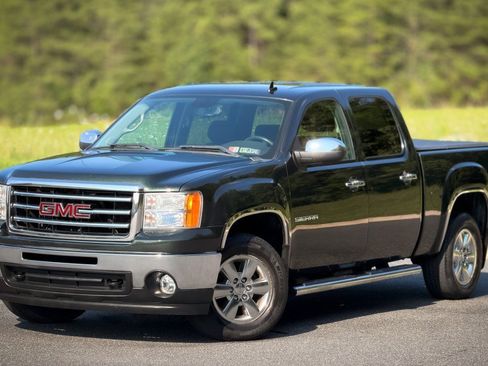 Used 2013 GMC Sierra 1500 SLE w/ Power Tech Package AWD/4WD image 2