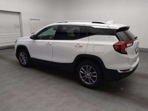 Used 2024 GMC Terrain SLT FWD image 3