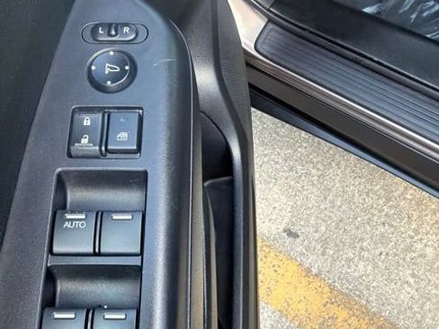 Used 2015 Honda CR-V EX image 45