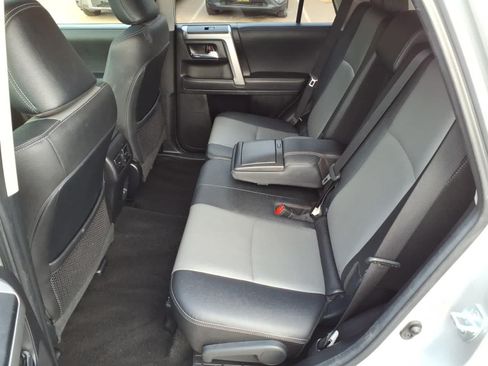 Used 2020 Toyota 4Runner SR5 Premium w/ Moonroof Package RWD image 9