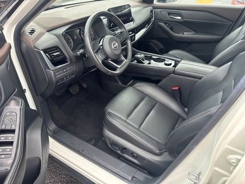 Used 2023 Nissan Rogue SL w/ SL Premium Package image 7