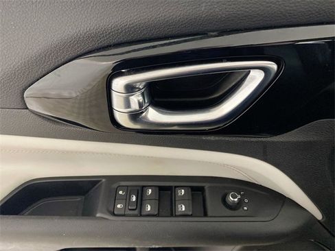 Used 2022 Jeep Compass Limited image 26