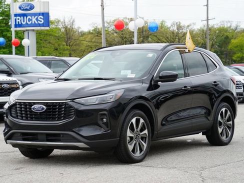 Certified 2024 Ford Escape Platinum w/ Premium Technology Package AWD/4WD image 3