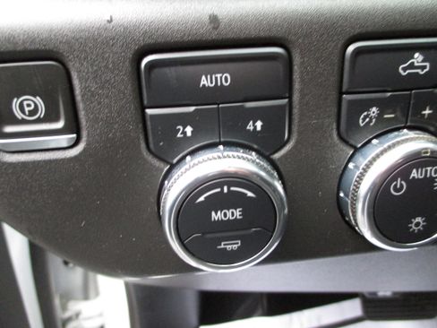 Used 2022 GMC Sierra 1500 SLE image 15