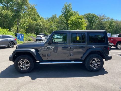Used 2022 Jeep Wrangler Unlimited Sport AWD/4WD image 9