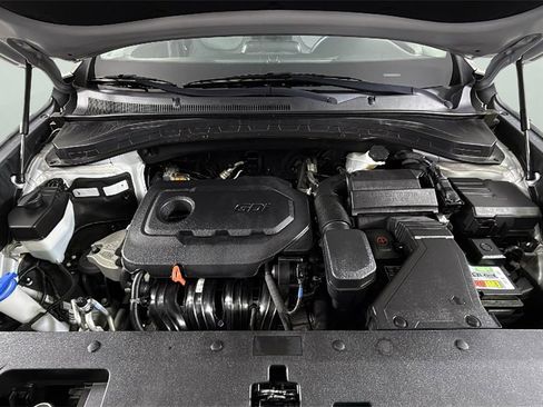 Used 2019 Hyundai Santa Fe SE image 34