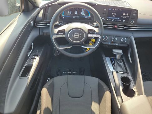 New 2026 Hyundai Elantra SE image 15