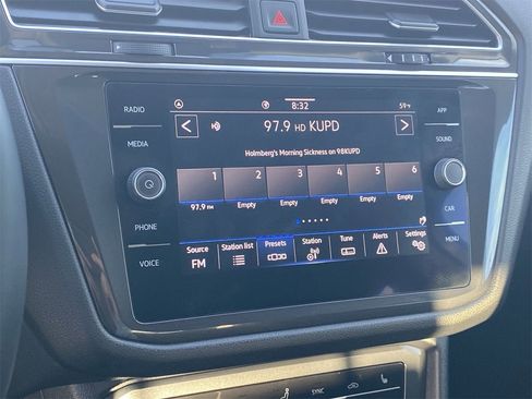 Used 2022 Volkswagen Tiguan SE image 22