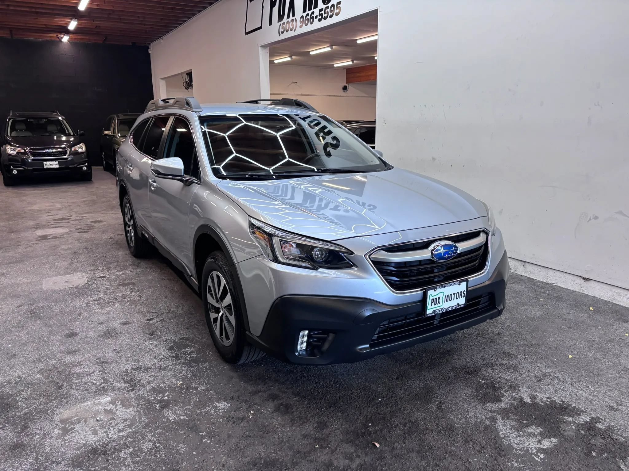 Used 2022 Subaru Outback Premium AWD/4WD image 2