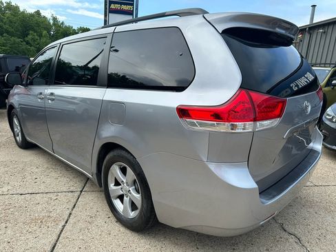Used 2011 Toyota Sienna LE FWD image 5