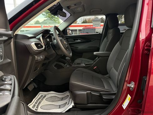Used 2021 Chevrolet TrailBlazer LS image 36