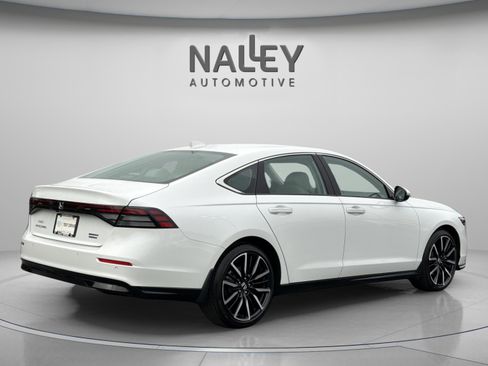 Used 2024 Honda Accord Touring image 5