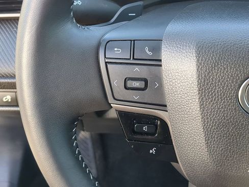 Used 2025 Toyota Camry SE image 21