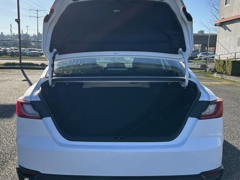 Certified 2025 Toyota Camry SE image 24