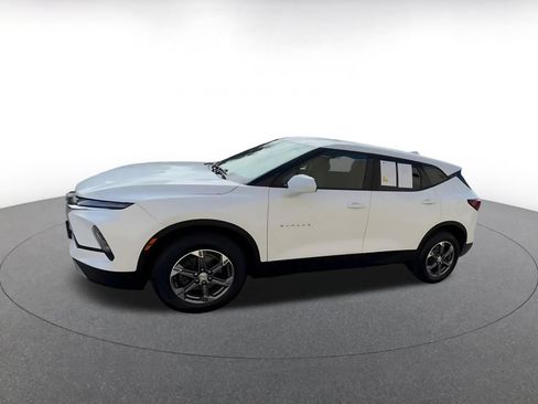 Used 2025 Chevrolet Blazer LT FWD image 8
