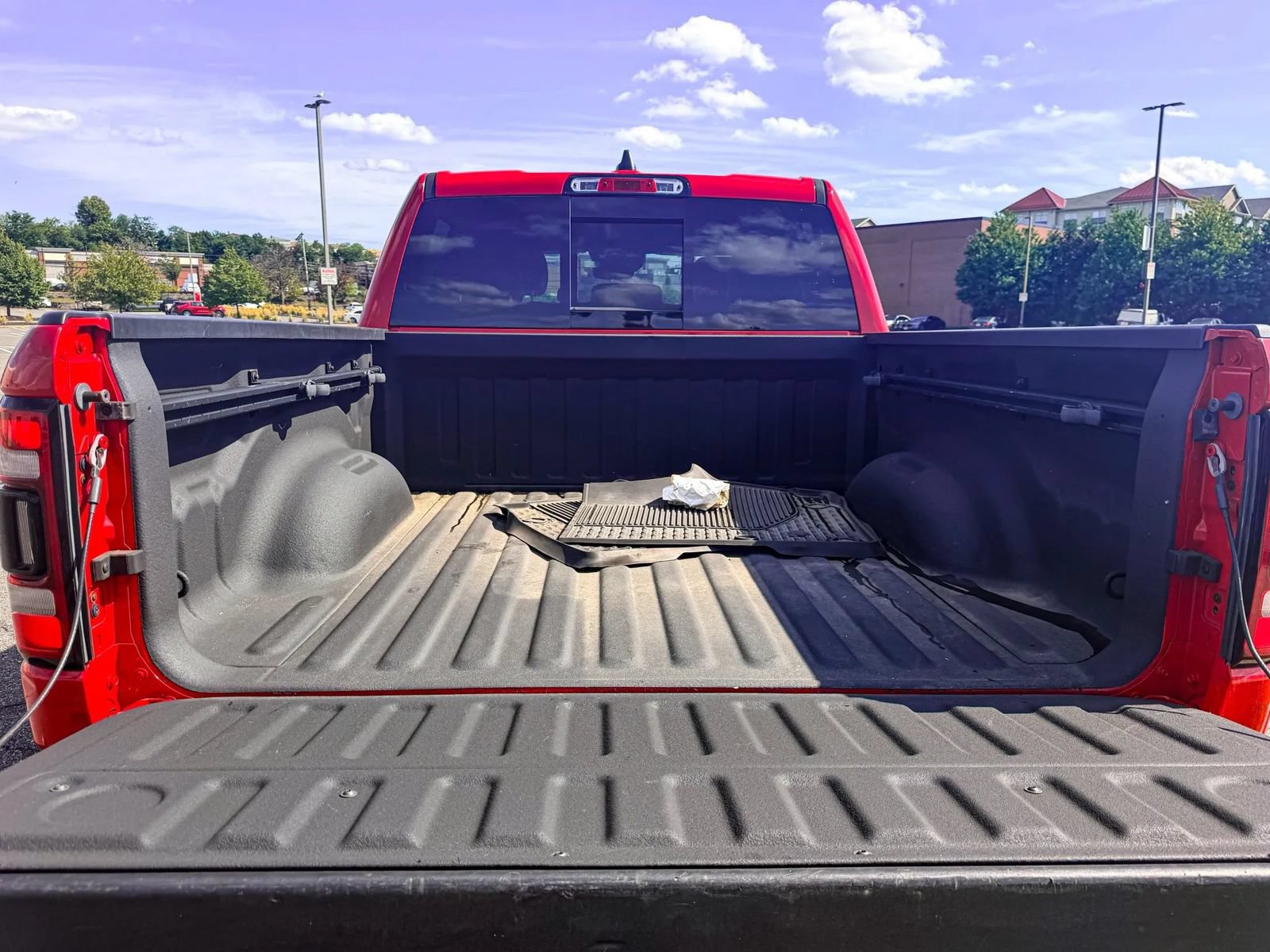 Used 2021 RAM 1500 Laramie AWD/4WD image 5