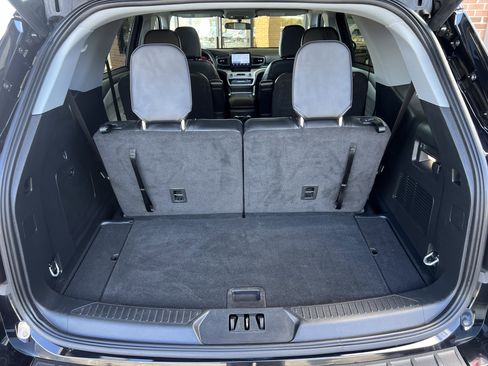 Used 2023 Ford Explorer XLT w/ Equipment Group 202A image 44