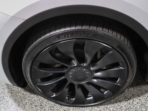 Used 2023 Tesla Model Y Long Range image 11