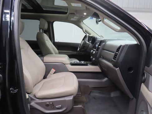 Used 2019 Ford Expedition Limited w/ Equipment Group 302A AWD/4WD image 28