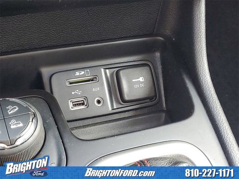 Used 2017 Jeep Cherokee Trailhawk image 28