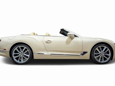 Used 2020 Bentley Continental GT image 19