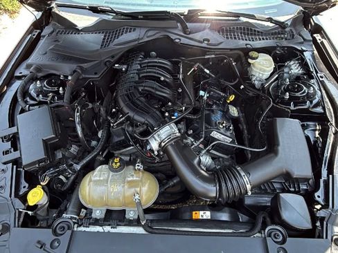 Used 2016 Ford Mustang Coupe RWD image 31