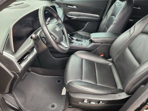 Used 2025 Cadillac XT4 Premium Luxury FWD image 13