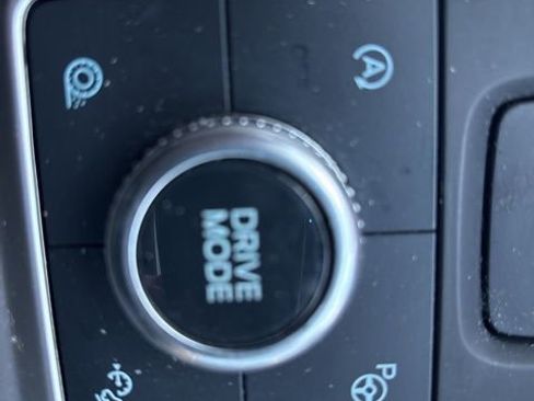 Used 2020 Ford Explorer Platinum w/ Premium Technology Package image 10