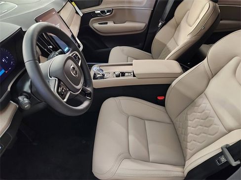 New 2026 Volvo XC90 B6 Plus w/ Protection Package Premier image 14
