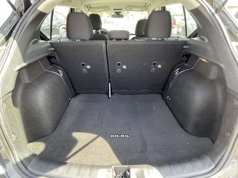 Used 2025 Nissan Kicks Play S image 10