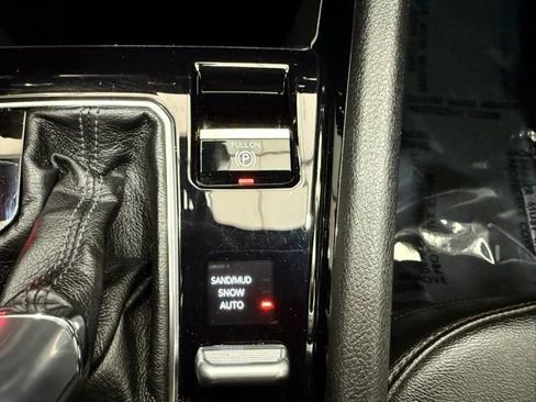 Used 2024 Jeep Compass Limited image 33