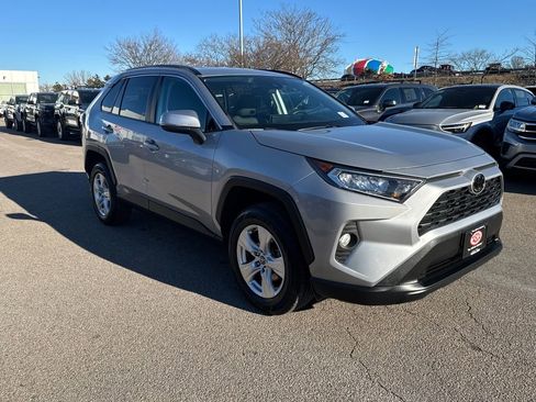 Used 2021 Toyota RAV4 XLE image 9