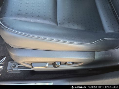 Certified 2022 Lexus UX 200 w/ Accessory Package (Z2) image 15