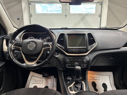 Used 2016 Jeep Cherokee 75th Anniversary AWD/4WD image 19