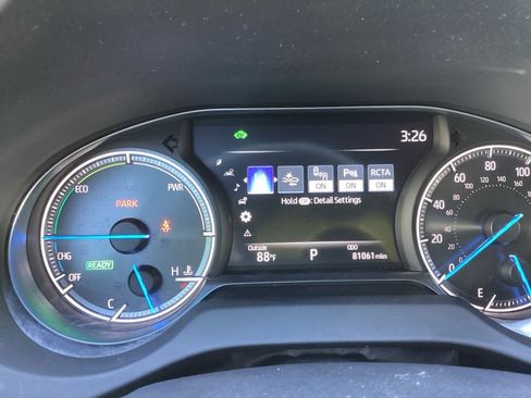 Used 2023 Toyota Venza XLE AWD/4WD image 4