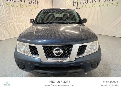 Used 2019 Nissan Frontier SV image 2