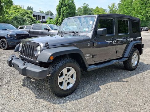 Used 2014 Jeep Wrangler Unlimited Sport w/ Quick Order Package 24S AWD/4WD image 3