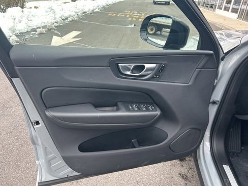 Certified 2025 Volvo XC60 B5 Plus image 15