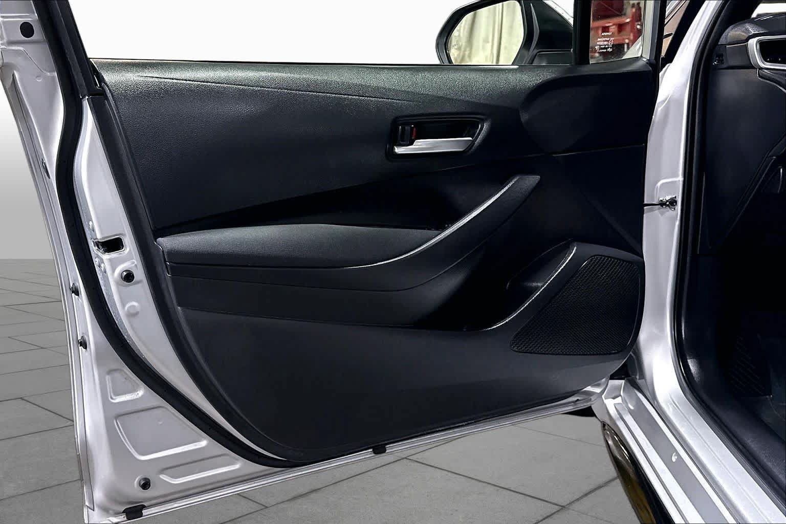 Used 2026 Toyota Corolla SE w/ SE Package FWD image 21