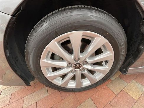 Used 2020 Toyota Camry LE image 29