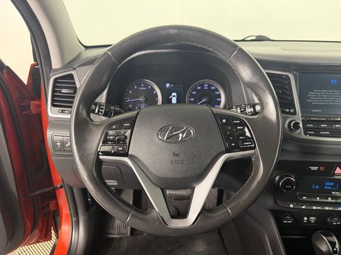 Used 2016 Hyundai Tucson Limited w/ Option Group 03 FWD image 12