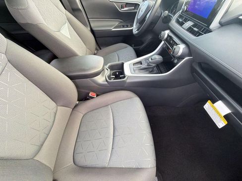 Used 2025 Toyota RAV4 XLE w/ Convenience Package FWD image 33