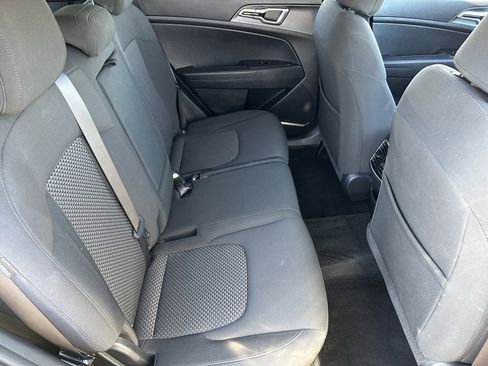 Certified 2024 Kia Sportage LX image 12