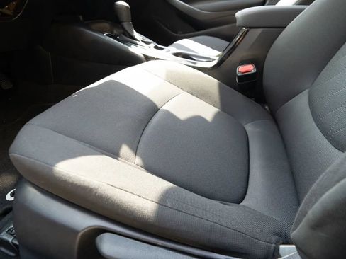Used 2021 Toyota Corolla LE FWD image 26