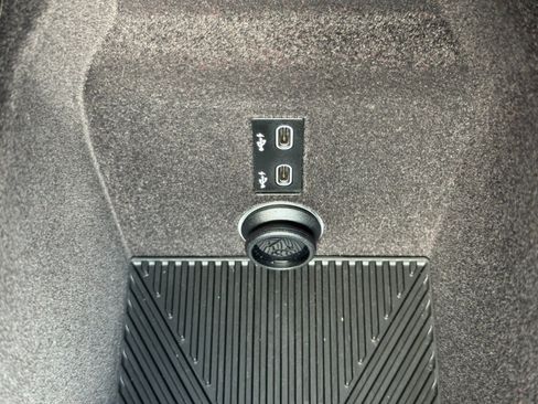 Used 2023 BMW i7 xDrive60 AWD/4WD image 37