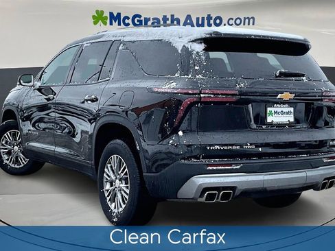 Used 2025 Chevrolet Traverse LT image 4