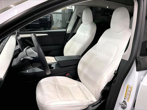 Used 2022 Tesla Model Y Performance image 7